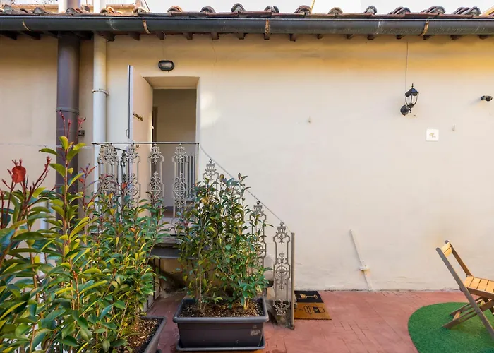 Piazza PittiLuminoso Appartamento Con Terrazzo E Parcheggio Su Richiesta
